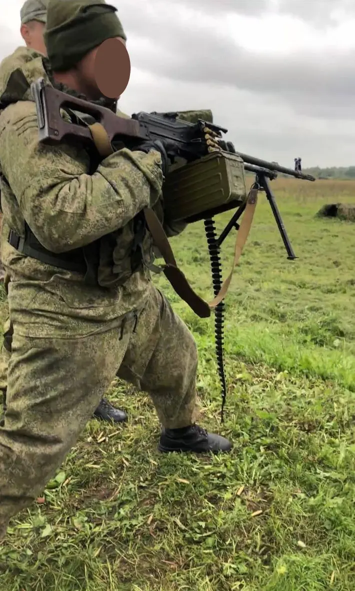 Это я на срочной службе в разведке Российской армии Это я на срочной службе в разведке Российской армии